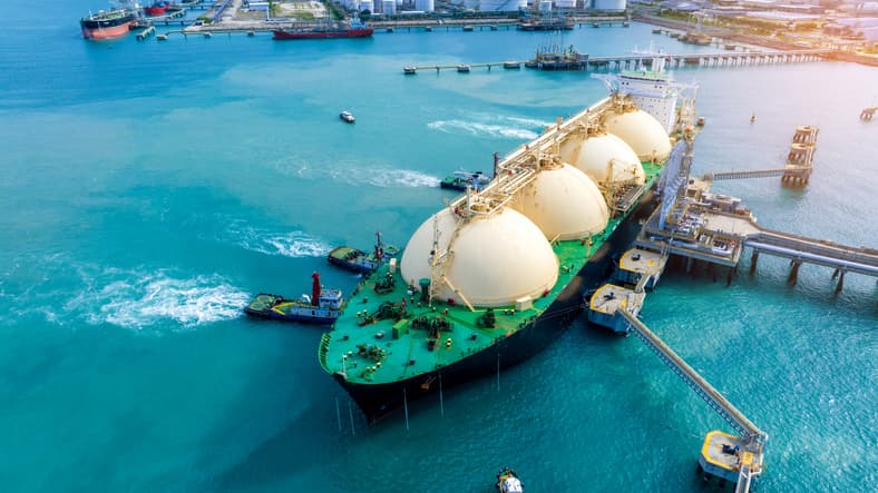 U.S. Oil and Gas Production Hits Record Levels, Supporting Lower Energy Costs and Expanding LNG Exports