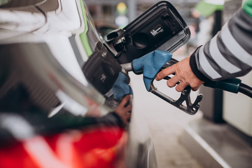 EIA Forecasts Lower Gasoline Prices and Shifting Energy Mix Through 2027